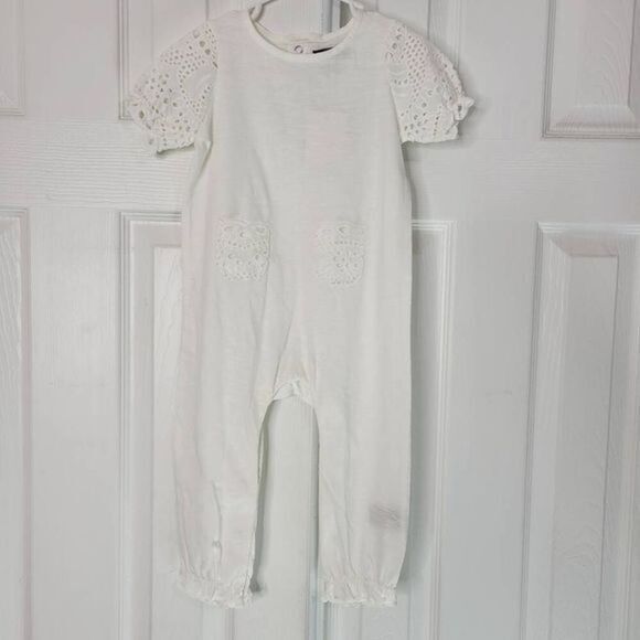 7 for all Mankind Eyelet Coverall 18 Months White Snaps Short Sleeve Cotton NEW - Picture 4 of 12